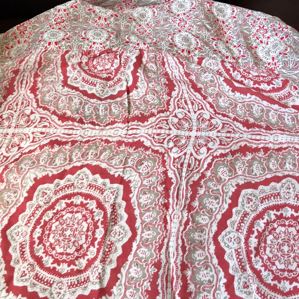 Tab Sleeve Blouse - Picture 2 of 3